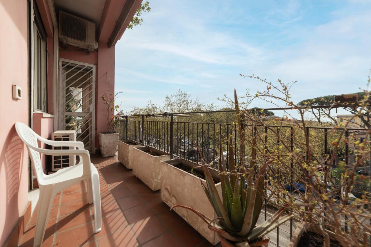 Monteverde Roomy Apartment Sun And Flowers Roma Exterior foto